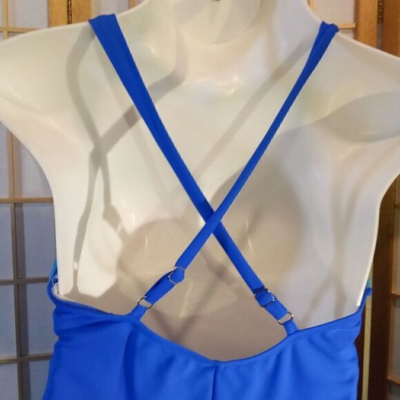 Catalina 2X One Piece Swimsuit - Picture 7 of 9